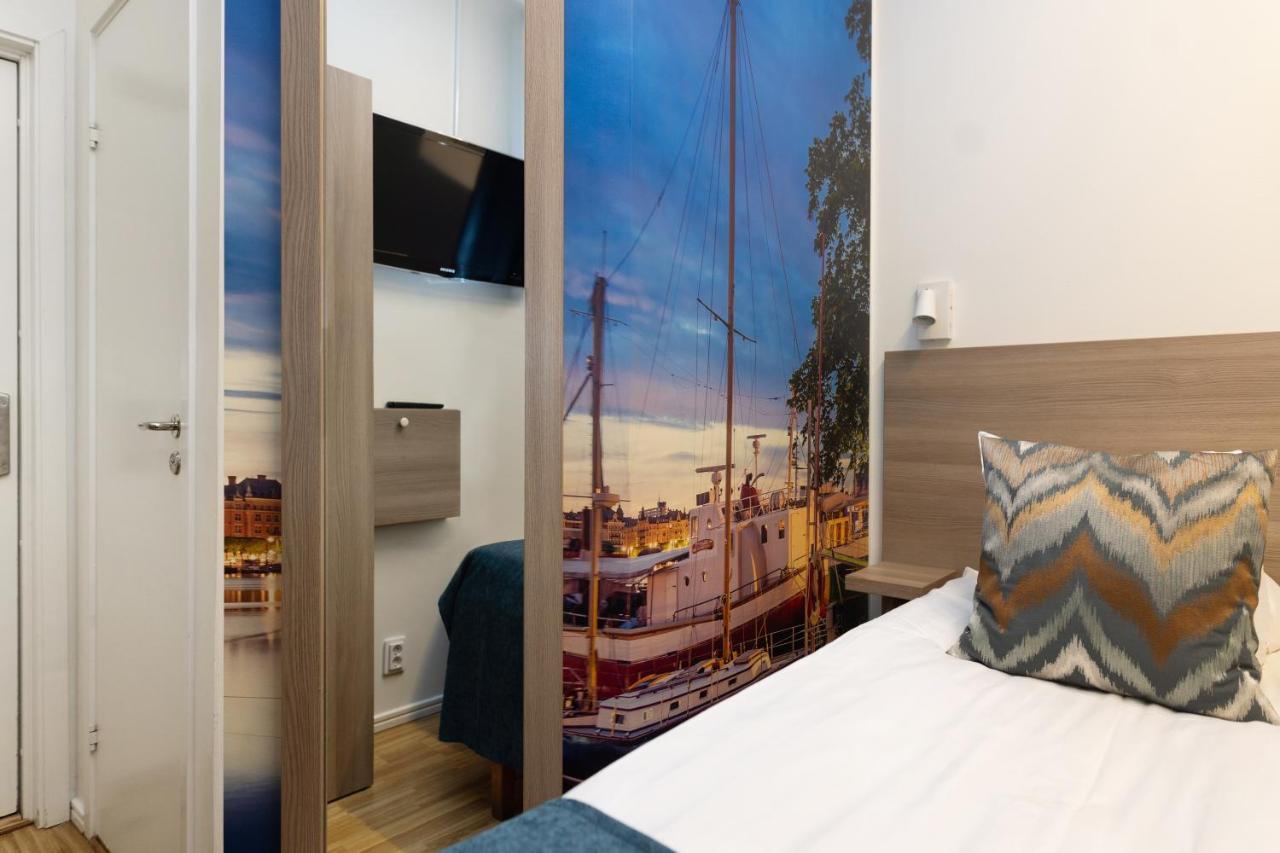Kleine Eenpersoonskamer met Eigen Badkamer