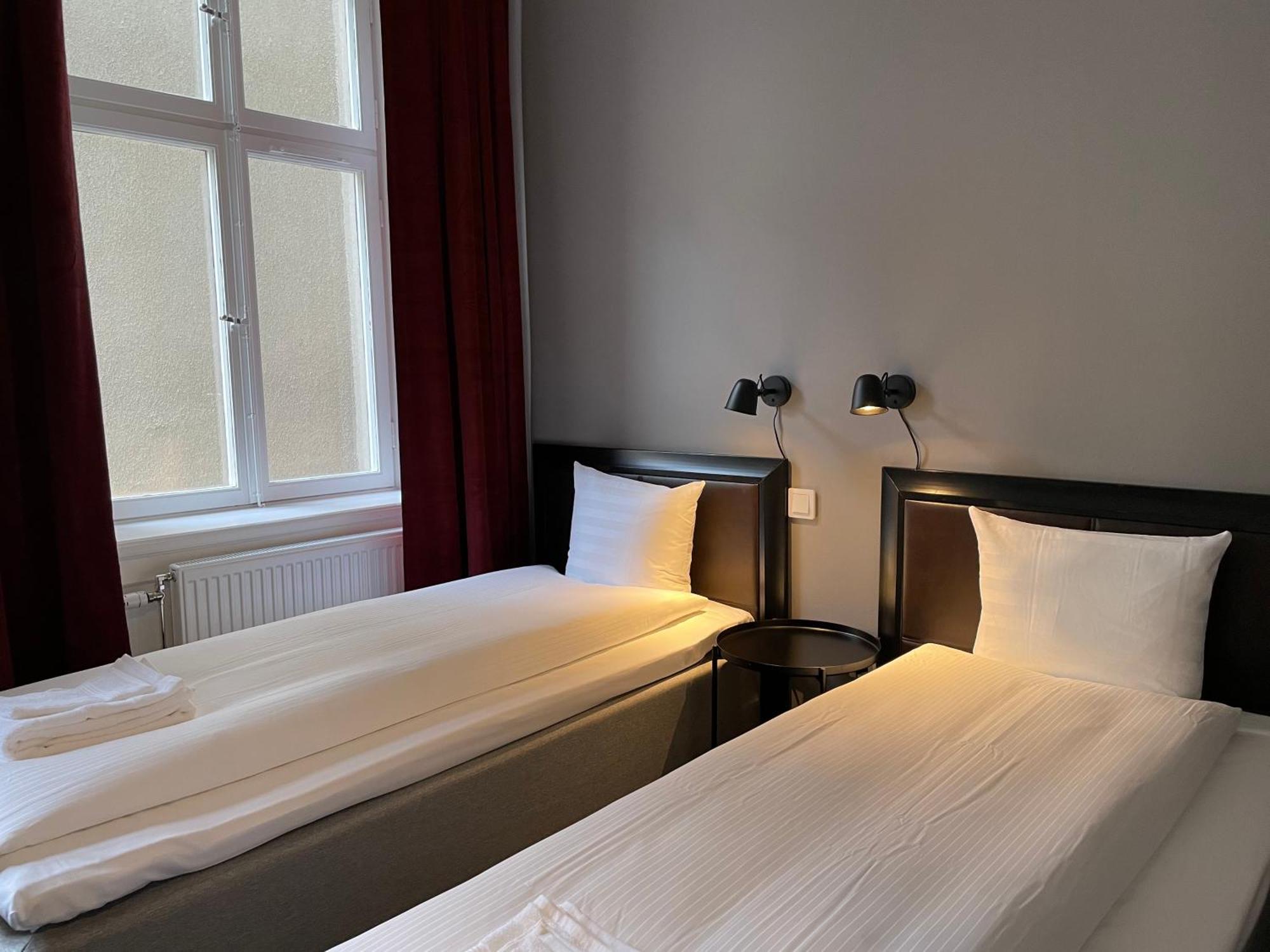 Twin Room,1286027008:JPEG