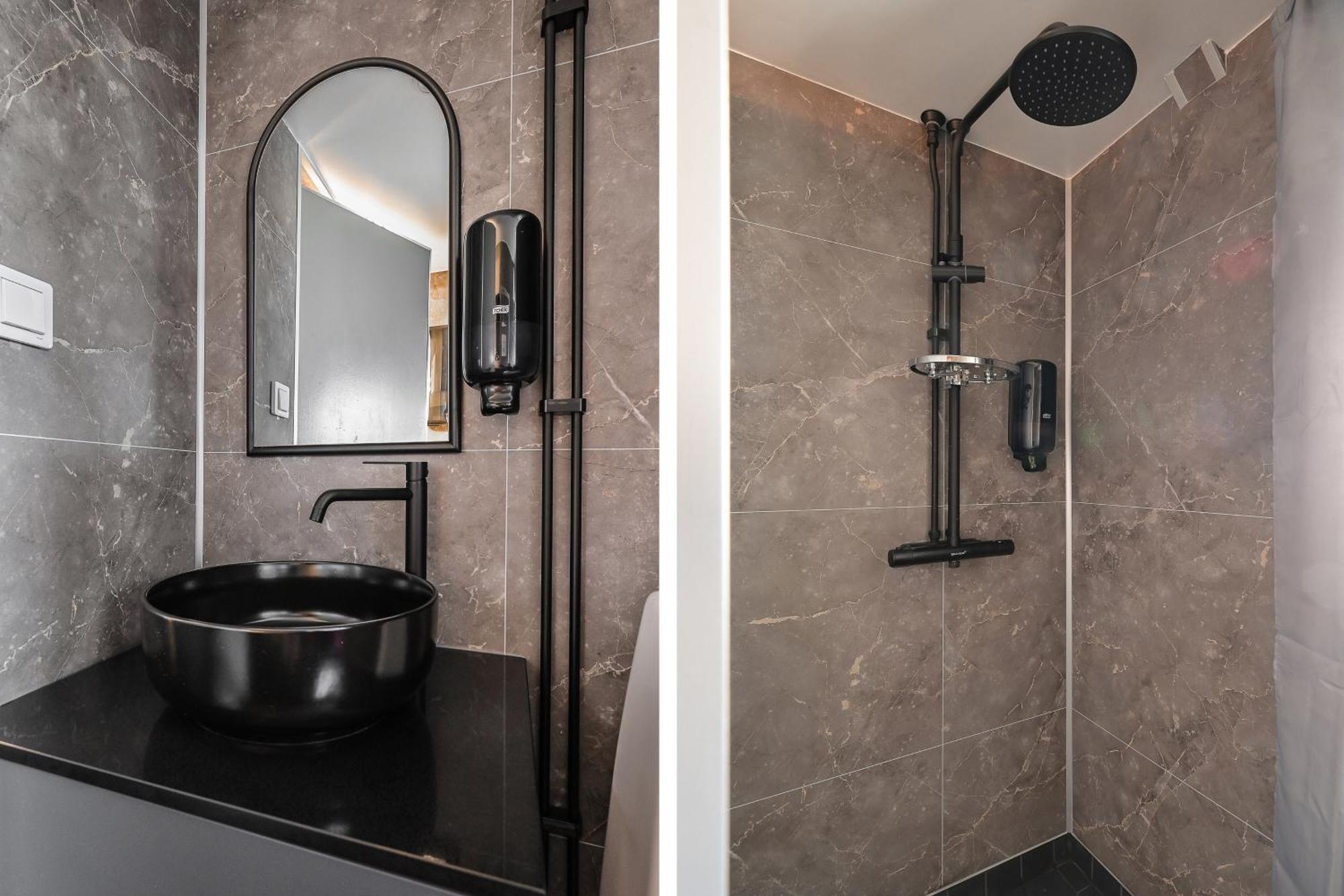 Economy Single Cabin with Shared Bathroom,1576719023:JPEG