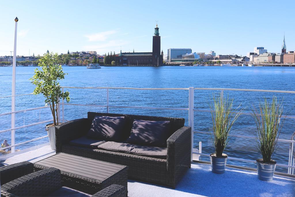 Suite,404693484:JPEG