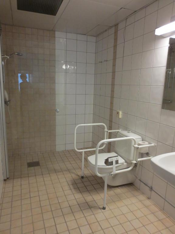 Standard Twin Room,61375237:JPEG