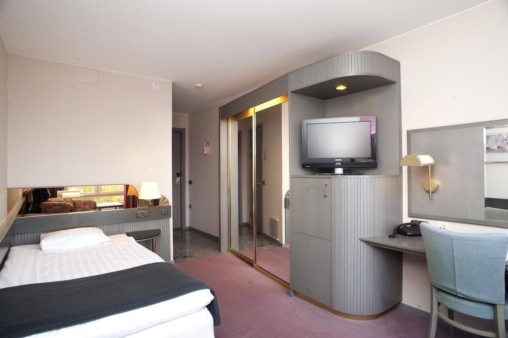 Standard Single Room,645229029:JPEG