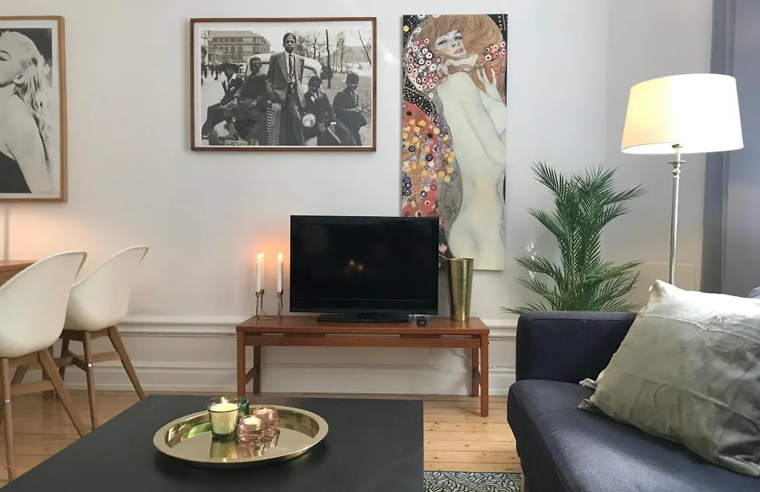 Beautiful & Light 2 Room Apartment In Sofo, 60Sqm-1