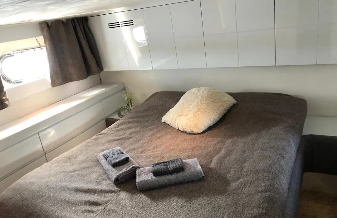 Nice Vip Cabin In A Luxurious Yacht-1