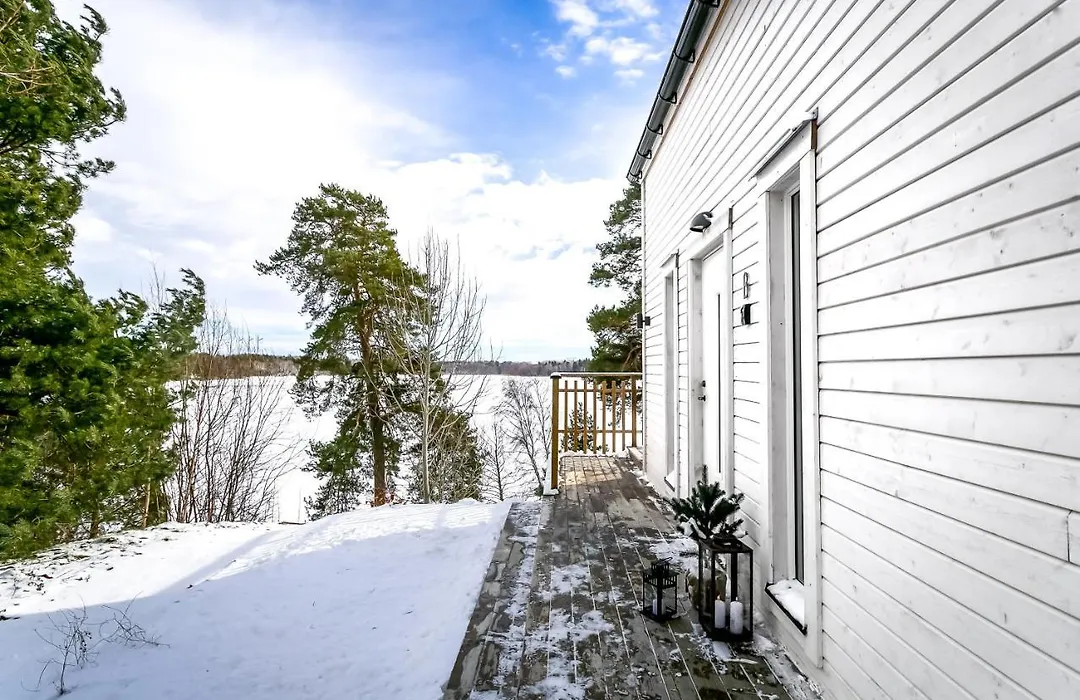 Lakefront Spa Villa With Hot Tub And Private Dock-1