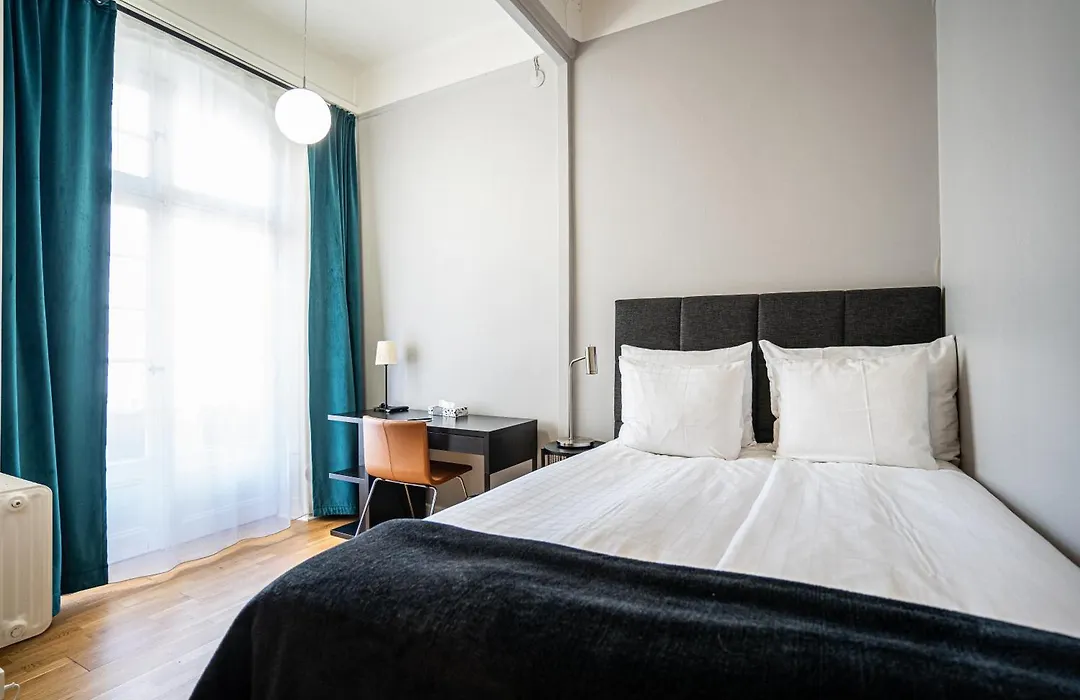 Queen'S Hotel By First Hotels-1