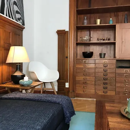 Classic & Light 2 Room Apartment In Sofo, 60 Sqm-3