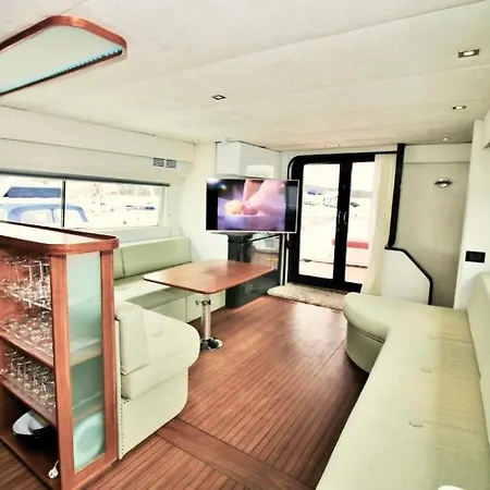 Luxurious Yacht-2