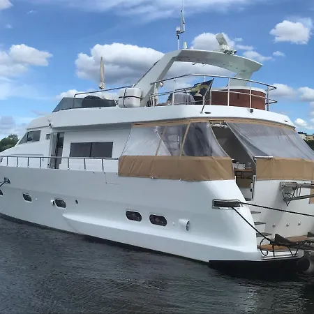 Nice Vip Cabin In A Luxurious Yacht-2
