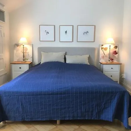 Cosy & Light 2 Bedroom Apartment In Sofo, 60Sqm-2