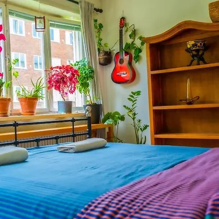 Cozy Apartment 12 Min From Stockholm City Center-3