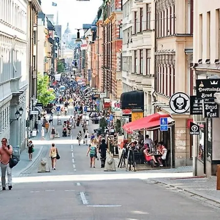Apartment With A Beautiful View In Stockholm City-3